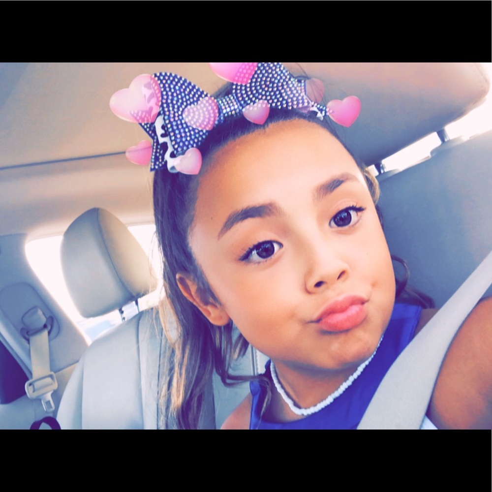 Meet your Posher, Mia